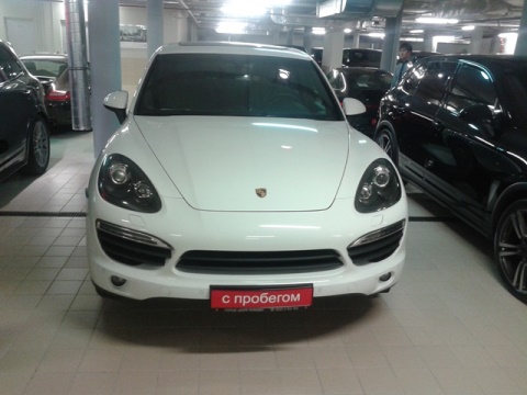 Porsche Cayenne S Hybrid спереди в Казани